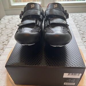 Peloton Men’s size 44 (10.5) Cycling Shoes